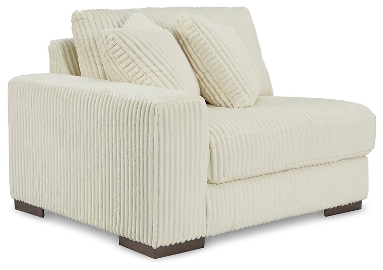 Lindyn Sectional - Yulissa Home Furnishings (NJ)