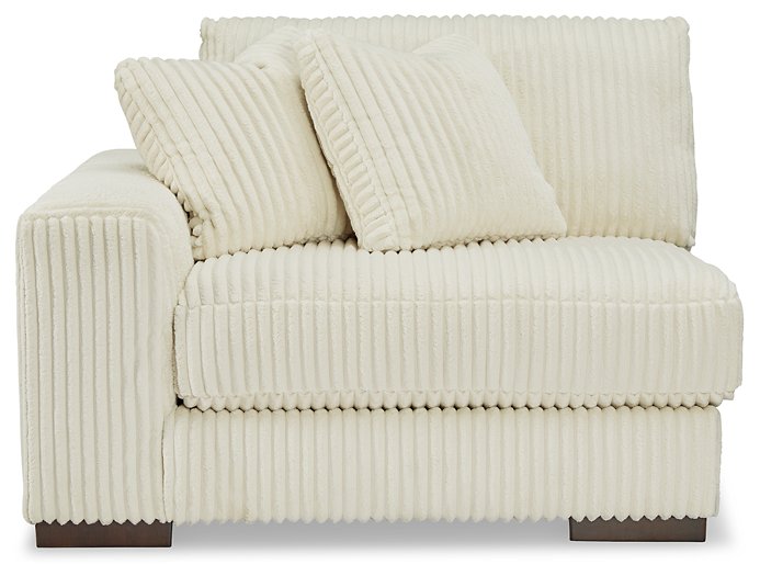 Lindyn Sectional - Yulissa Home Furnishings (NJ)