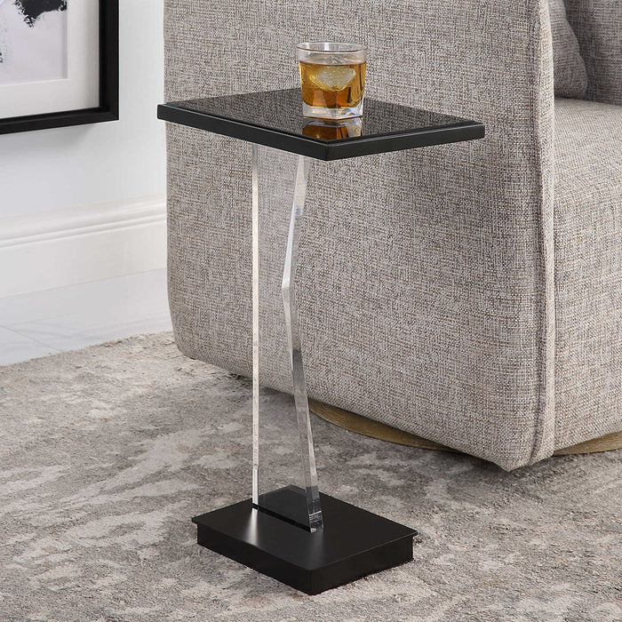 ANGLE ACCENT TABLE