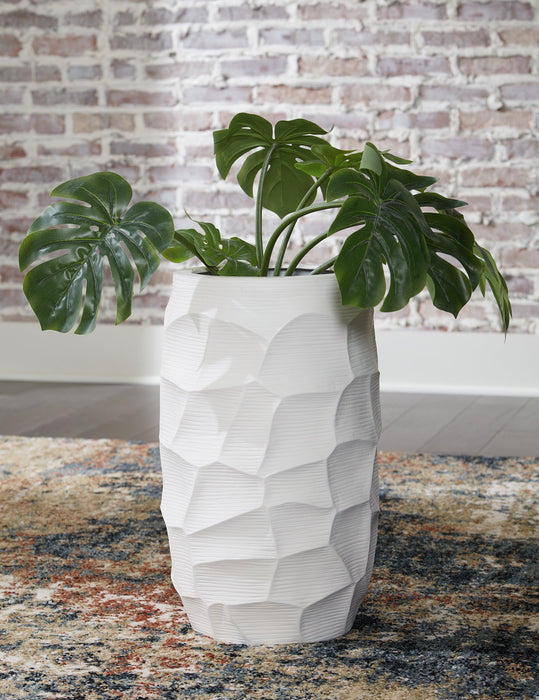 Patenleigh Vase - Yulissa Home Furnishings (NJ)