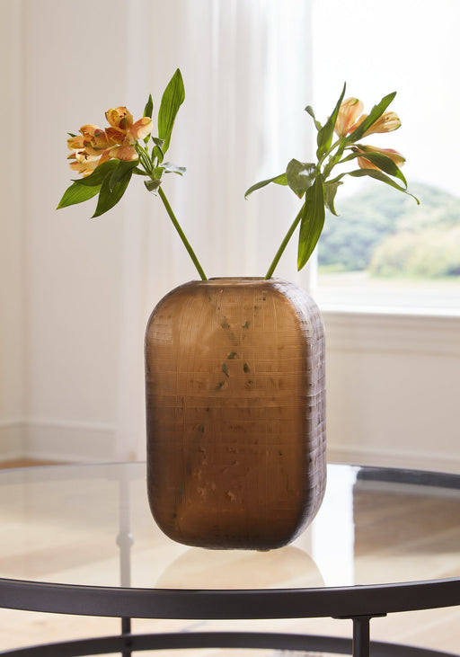 Capard Vase - Yulissa Home Furnishings (NJ)