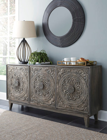 Fair Ridge Accent Cabinet - Yulissa Home Furnishings (NJ)