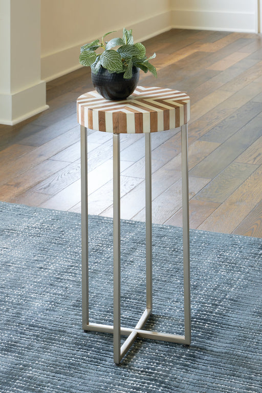 Cartley Accent Table - Yulissa Home Furnishings (NJ)