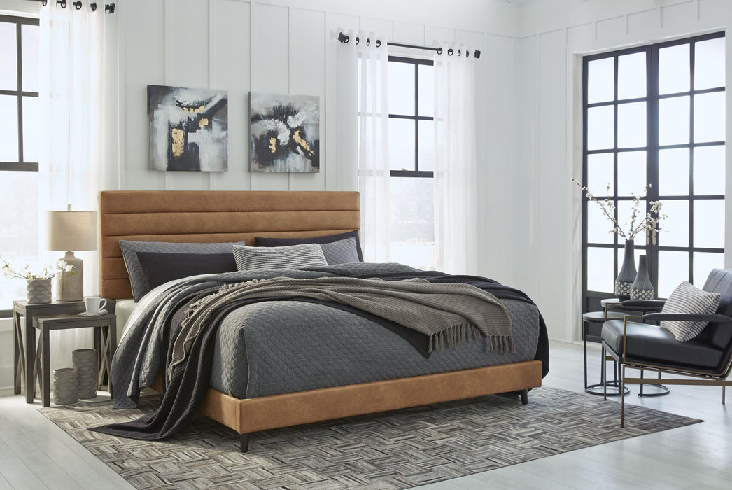 Vintasso - Upholstered Bed