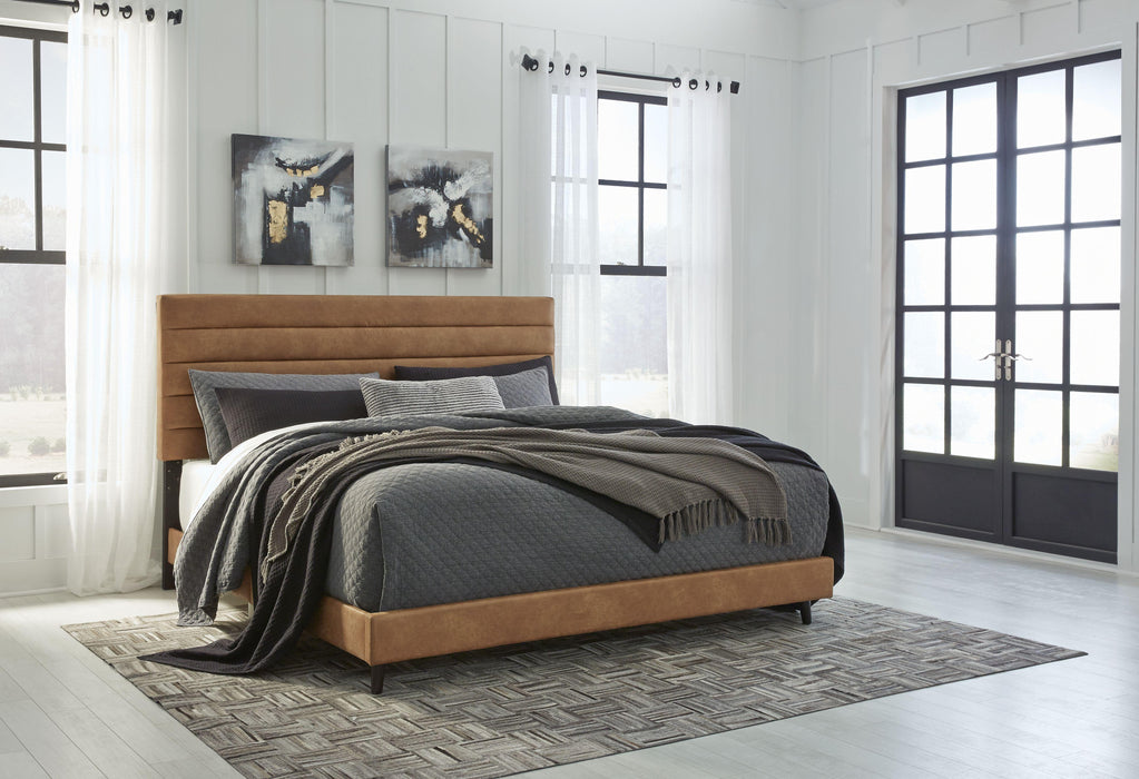 Vintasso - Upholstered Bed