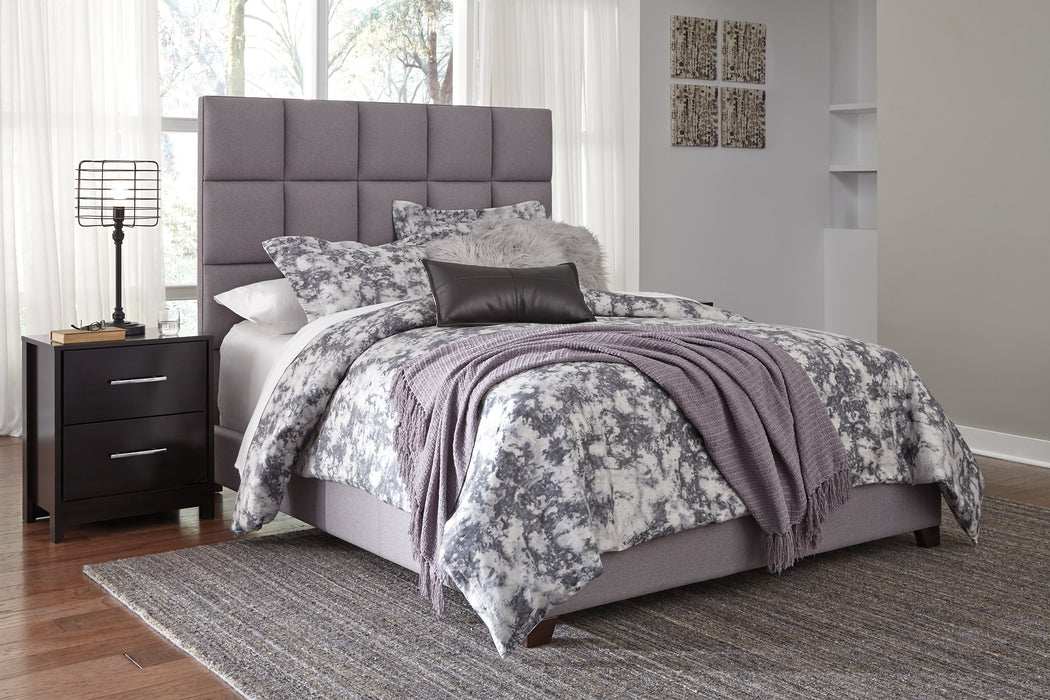 Dolante Upholstered Bed - Yulissa Home Furnishings (NJ)