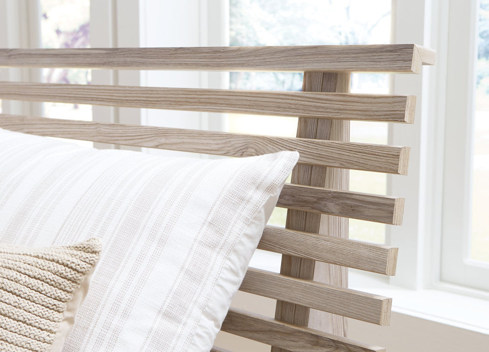 Hasbrick Slat Bed - Yulissa Home Furnishings (NJ)