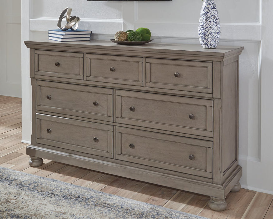 Lettner Dresser and Mirror - Yulissa Home Furnishings (NJ)