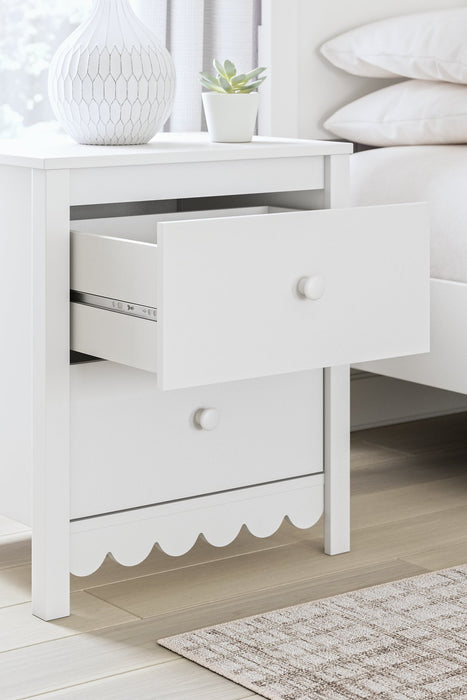 Hallityn Nightstand - Yulissa Home Furnishings (NJ)