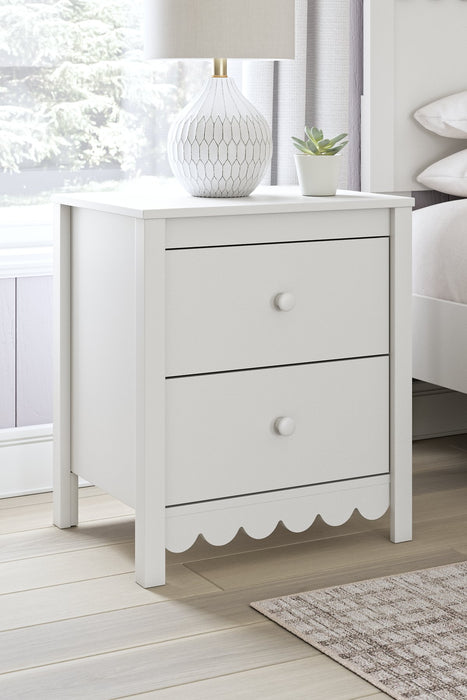 Hallityn Nightstand - Yulissa Home Furnishings (NJ)