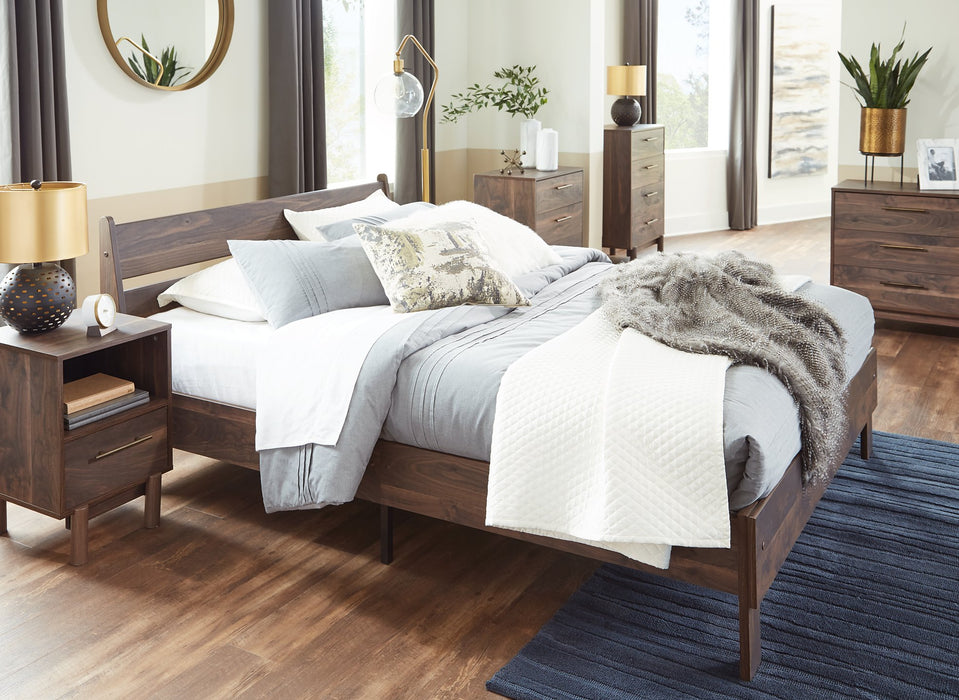 Calverson Panel Bed - Yulissa Home Furnishings (NJ)