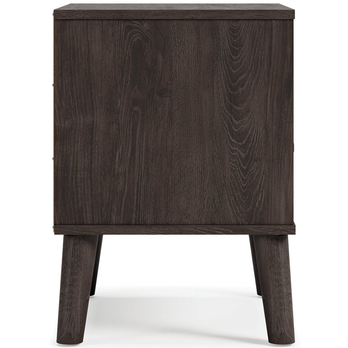 Piperton Nightstand - Yulissa Home Furnishings (NJ)