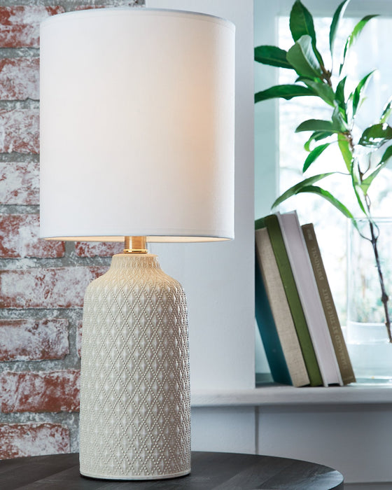 Donnford Table Lamp - Yulissa Home Furnishings (NJ)