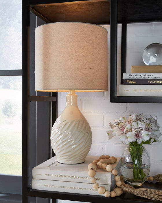 Garinton Table Lamp - Yulissa Home Furnishings (NJ)