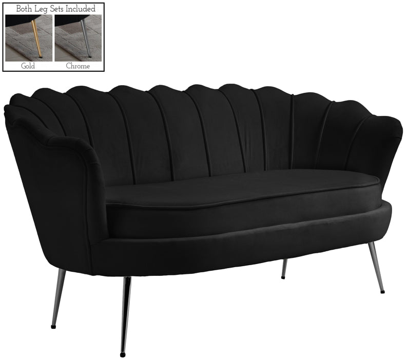 Gardenia Black Velvet Loveseat