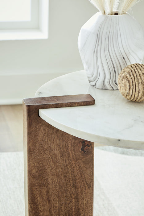 Isanti End Table - Yulissa Home Furnishings (NJ)