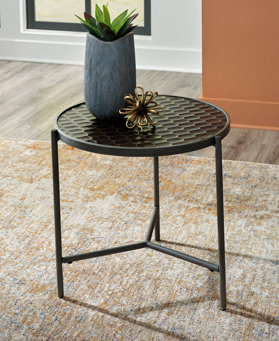 Doraley End Table - Yulissa Home Furnishings (NJ)