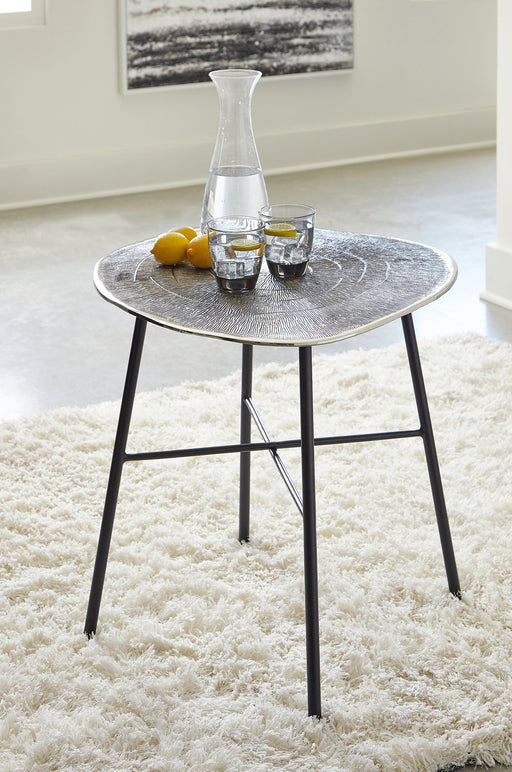 Laverford End Table - Yulissa Home Furnishings (NJ)